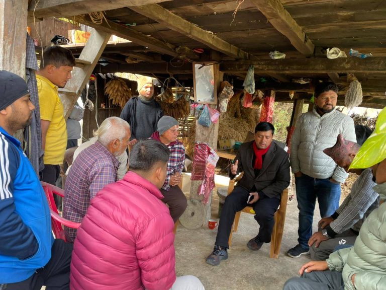 मनहरी–३ घट्टेदमारमा महेश बर्तौलाको जनसम्पर्क अभियान, स्थानीय समस्या सुन्दै नीतिगत समाधानको प्रतिबद्धता