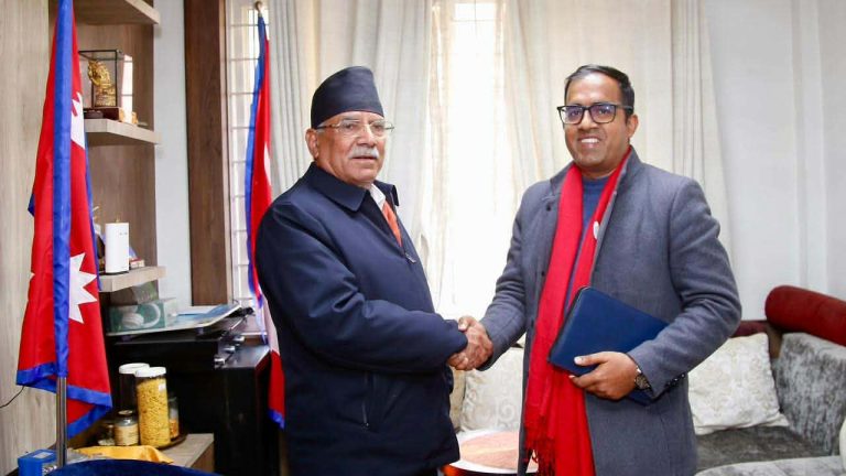 मकवानपुर–१ मा युवा उम्मेदवार विजय गौतमका पक्षमा मतदान गर्न प्रचण्डको आह्वान